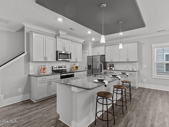 5th image of 761 Cypress Village Place