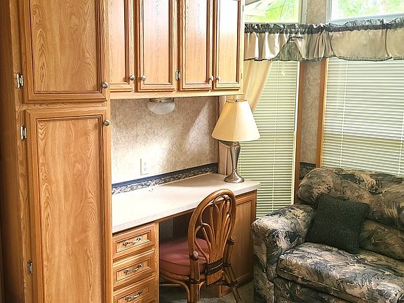 5th image of 27/125 Woodhaven Dr E