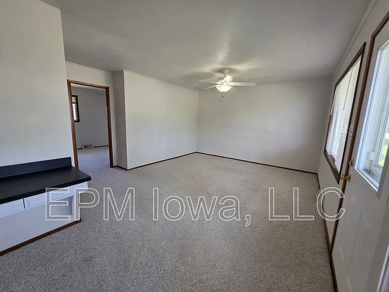 4747 Danbury St NE — Photo 7
