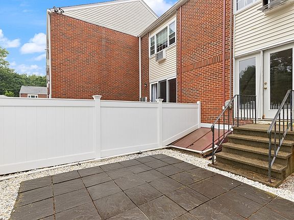 3rd image of 41 Foundry St APT 15-3