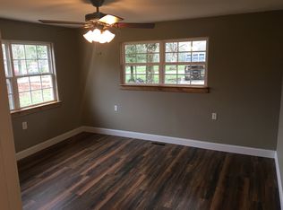 667 Cooper Lake Rd, Oneida, TN 37841