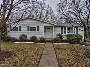 611 Timber Ln, Clarks Summit, PA 18411