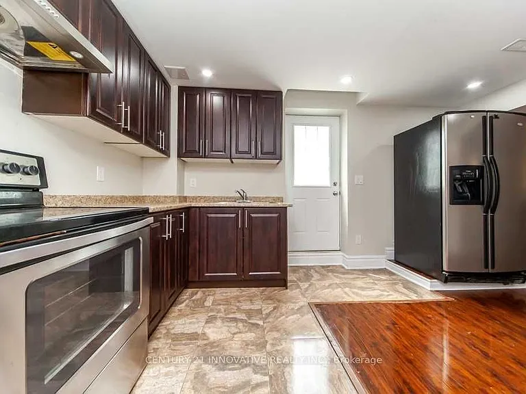 4 Aquilina Ct E #BASEMENT — Photo 4