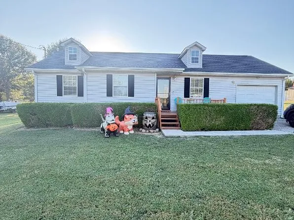 89 N E St, Hillsboro, TN 37342