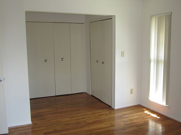 5th image of 5004 Mansfield Ave APT 228
