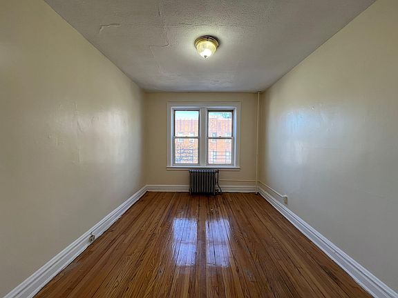 3rd image of 32 Kensington Ave #31E