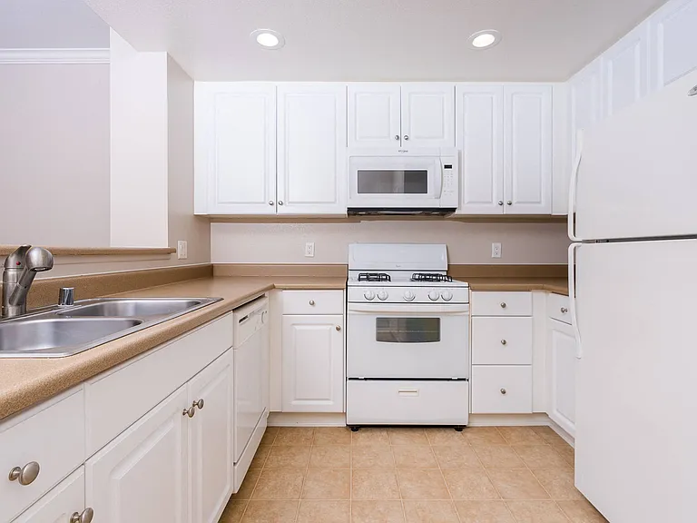 College Park Apartments — Photo 55