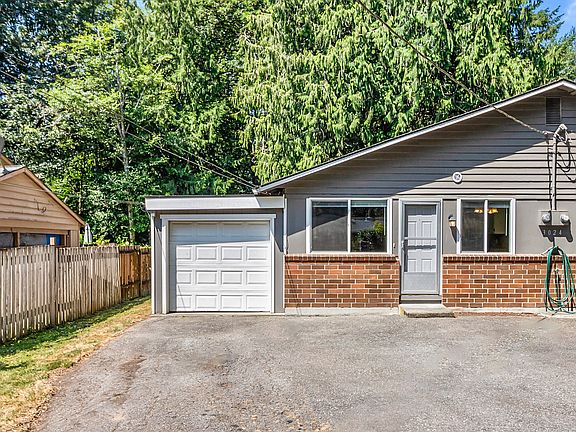 3rd image of 3024 99th Ave NE #B