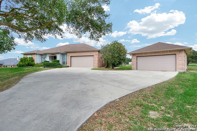 1st image of 1425 Country Hills Dr