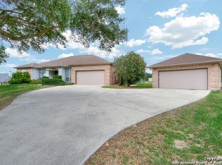 1425 Country Hills Dr, La Vernia, TX 78121