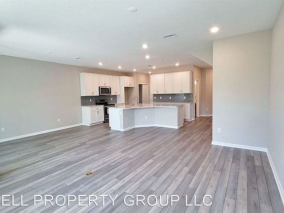 3rd image of 362 Surfside Ave NE