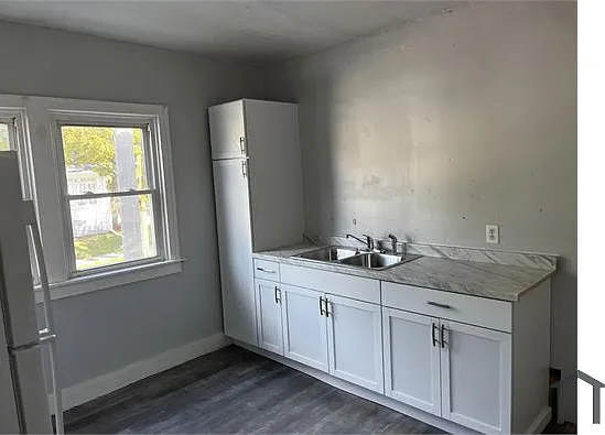 2 bed, $1,000 — Photo 3