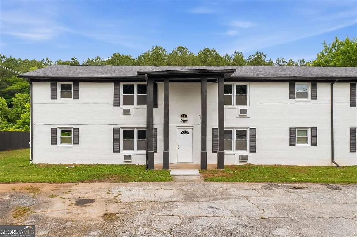 2 bed, 1.0 bath, $1,195 — Photo 3