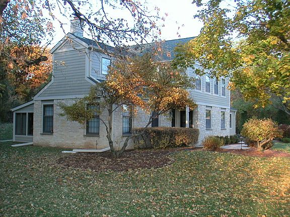 2nd image of N23W30604 Golf Hills Dr