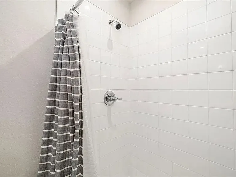 619 172nd Ct E — Photo 2