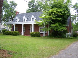 306 W Washington St, La Grange, NC 28551