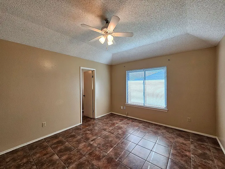 1507 Nina Dr — Photo 14