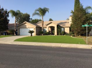 10700 Wind Blossom Ave, Bakersfield, CA 93312