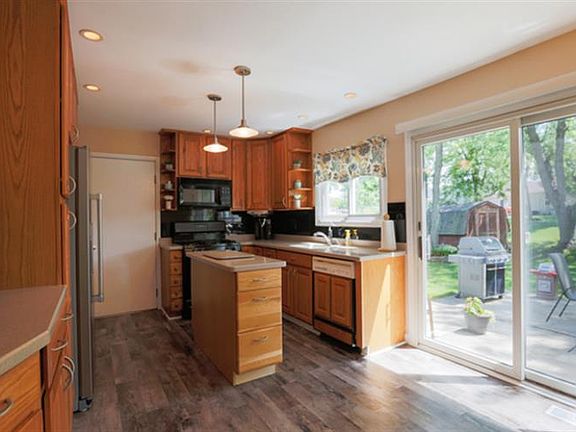 5th image of 827 Parker Dr