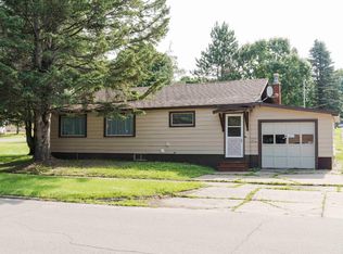 402 Blossom St, Iron River, MI 49935