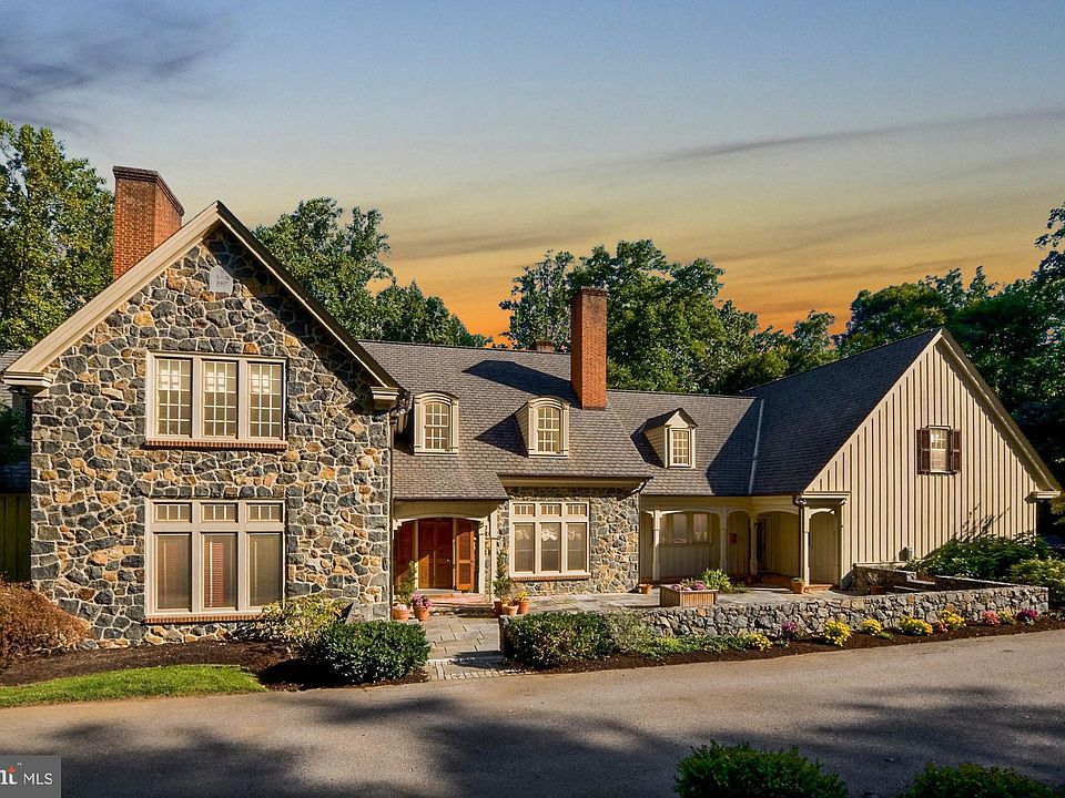 1st image of 815 Starvegut Ln