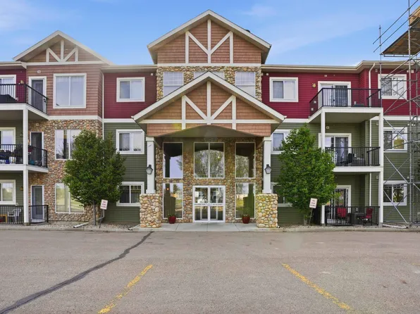 4922 52nd St #208, Gibbons, AB T0A 1N0