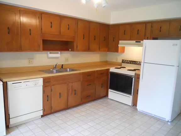 Large eat-in kitchen