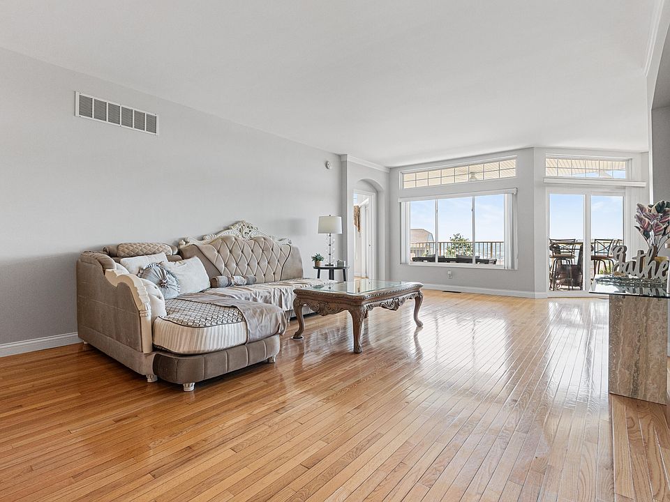 1st image of 459 Pinnacle Way