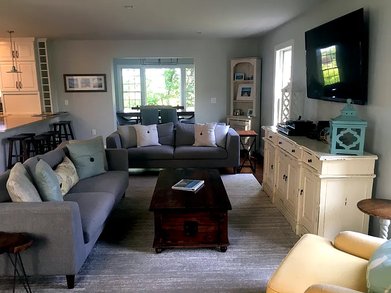44 Fairlawn Dr — Photo 6