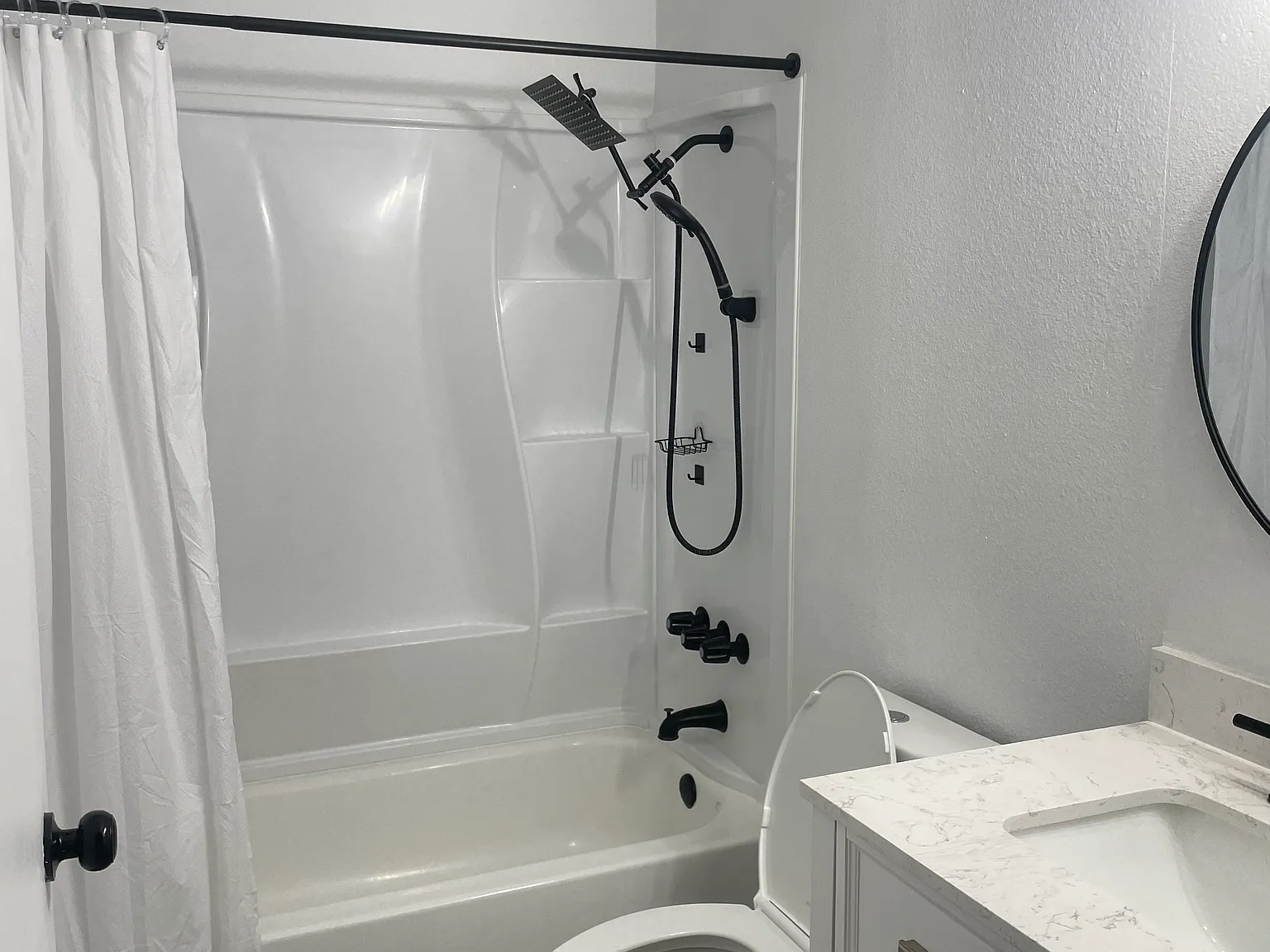 1 bed, 100 sqft, $850 — Photo 3