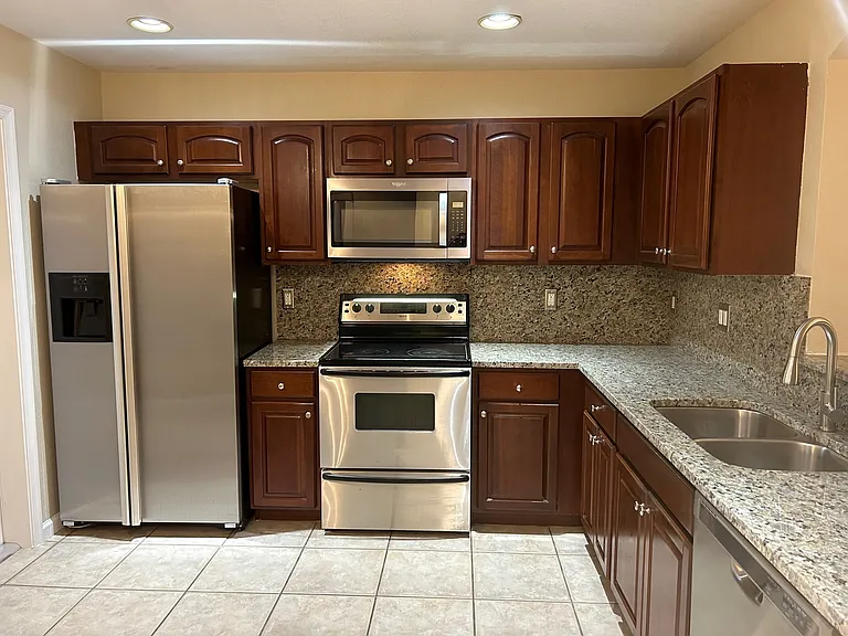 6303 Sandy Bank Ter — Photo 2