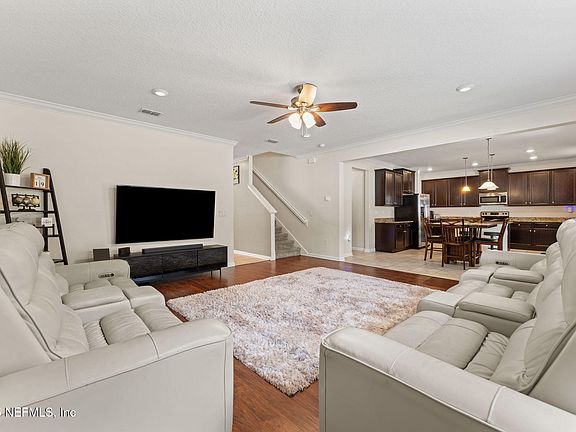 5th image of 8918 DEVON PINES Drive
