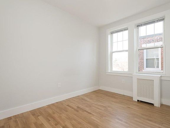 4th image of 289 Chestnut Hill Ave #2D