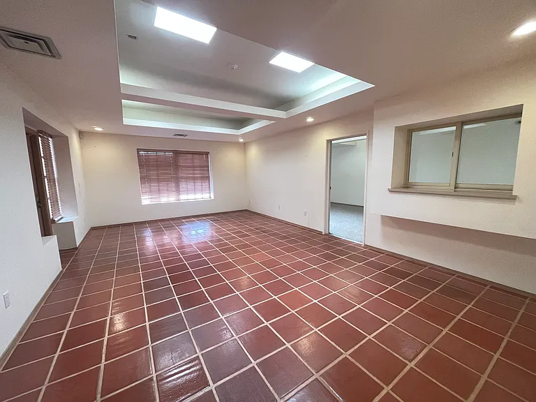1709 Girard Blvd NE #1 — Photo 12