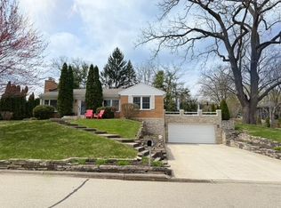 224 Lookout Dr, Lake Geneva, WI 53147