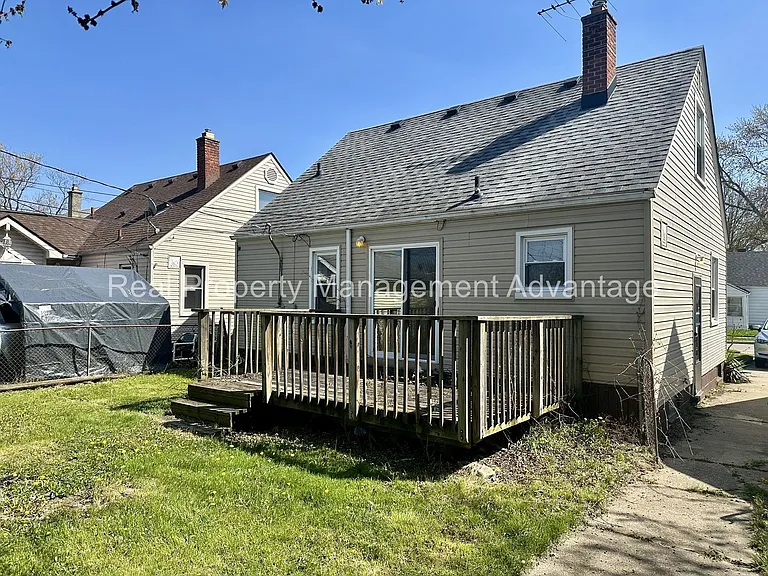 18731 Meier St — Photo 14