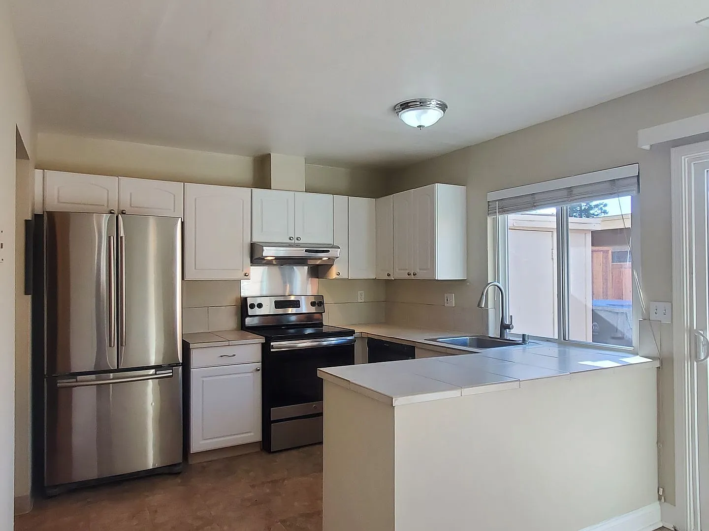 Spacious 2-Story Townhome, A/C, Remodeled Bathrooms, Fresh Paint, Patio, 2C Parking, Great Location! — Photo 2
