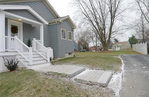 3rd image of 7 Riverbank Ave #2