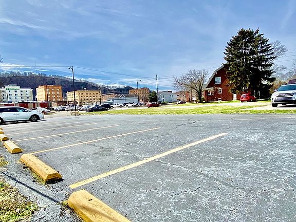 5th image of 721 4th St