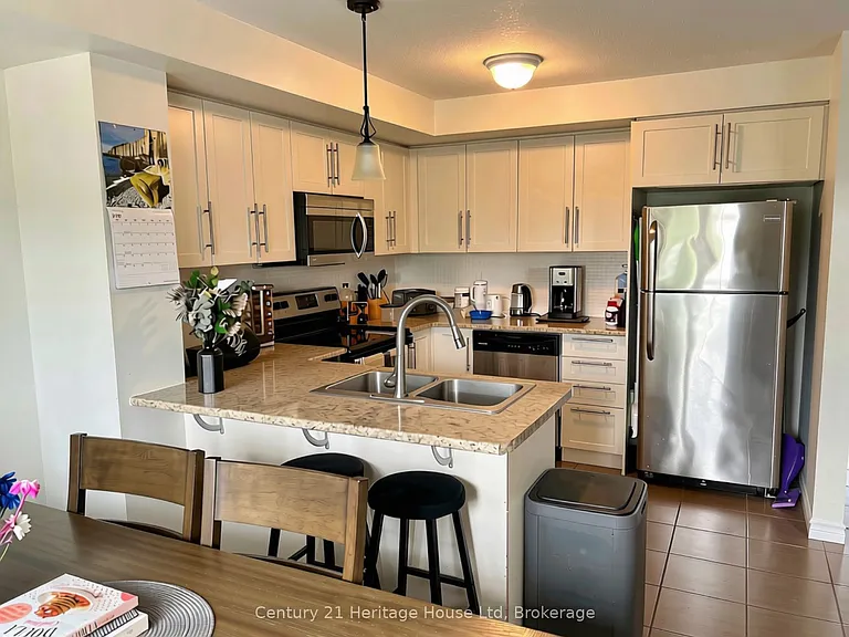 654 Woodlawn Rd E #B — Photo 12