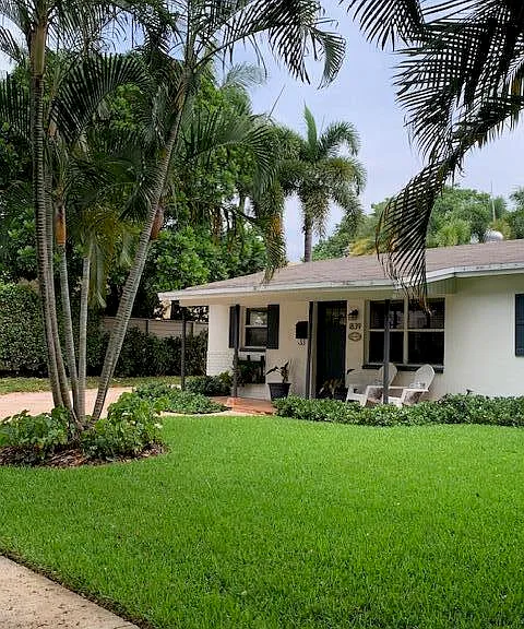 839 Upland Rd — Photo 2