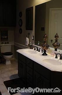 Master Bath, 2 sinks, large garden tub and shower.