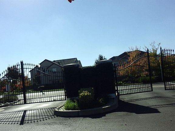 3rd image of 173 Talmont Cir