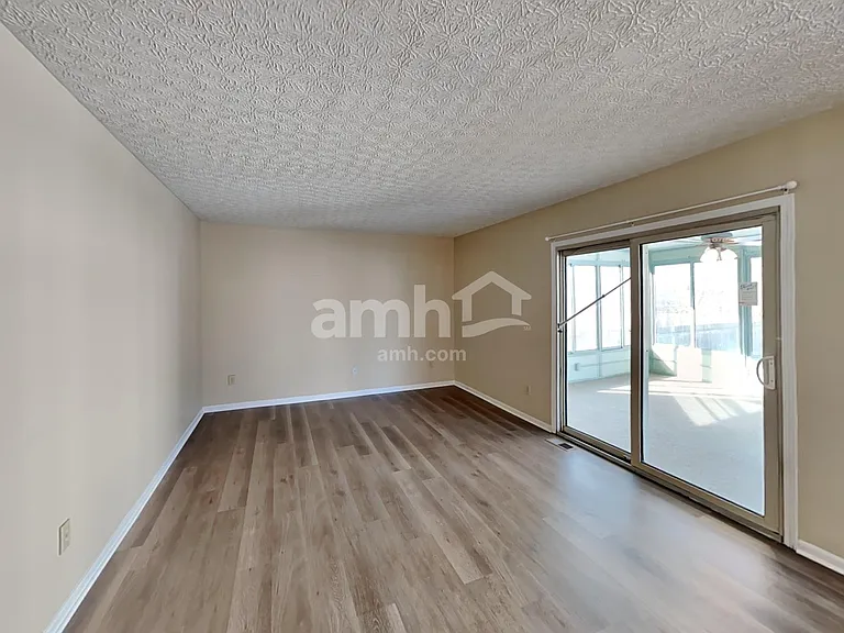 5798 Sharets Dr — Photo 5