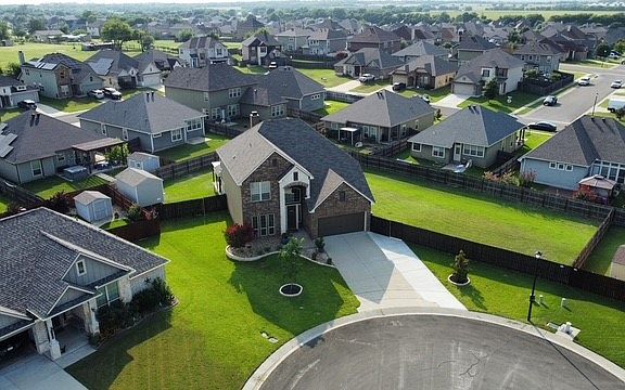 4th image of 10612 Jordan Ct