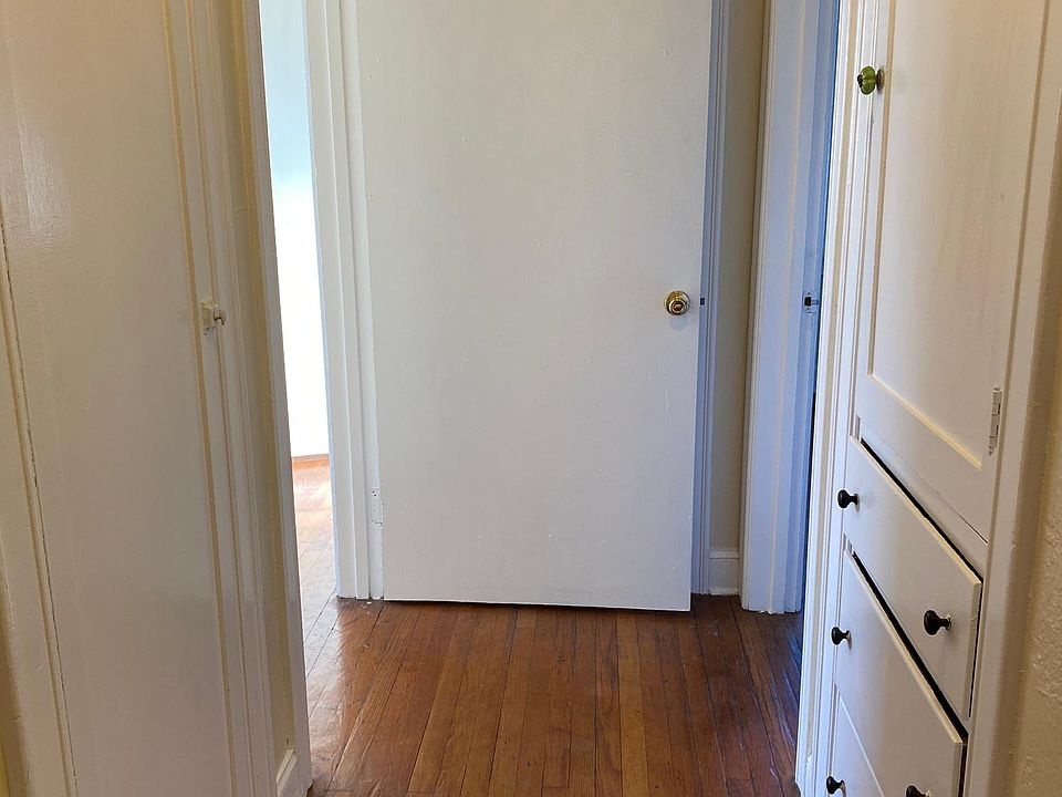 1st image of 460 S 6th St APT 8