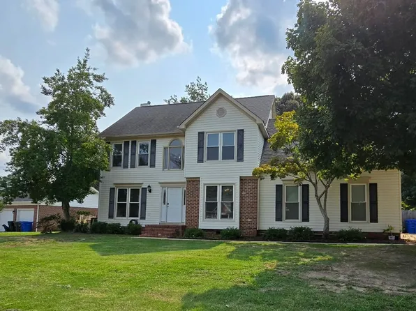 4488 Penhurst Ct, Fayetteville, NC 28311