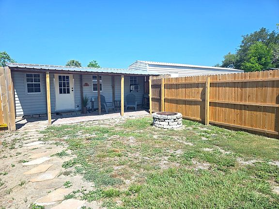 3rd image of 1525 Oak Ave #A
