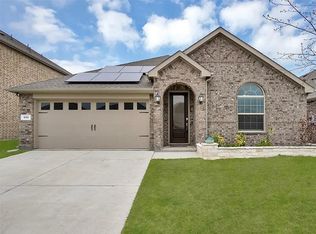 833 Carmen St, Forney, TX 75126