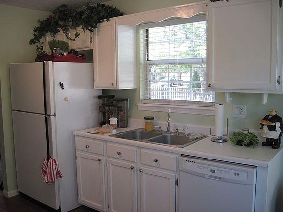5th image of 9499 Colony Pointe East Dr